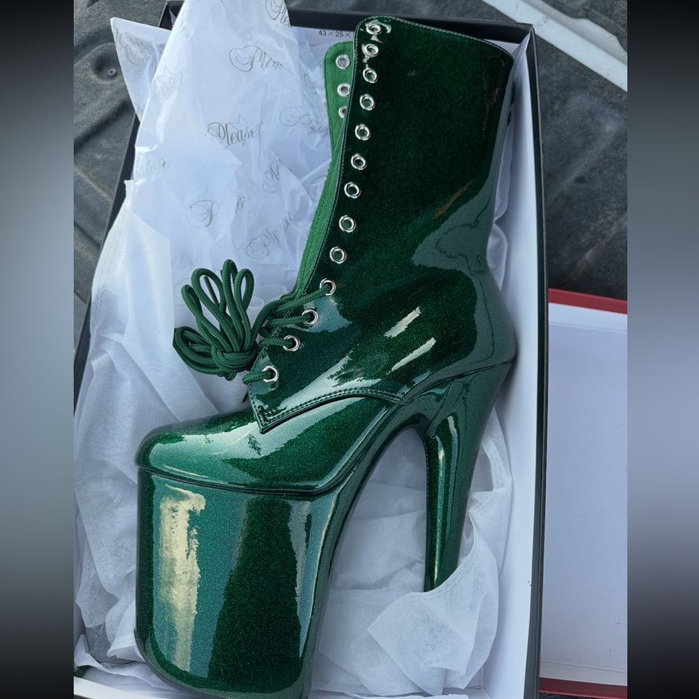 Flamingo1040GP Emerald Green